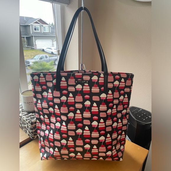 Kate Spade Tote in PVC Cupcake Print - Picture 13 of 14